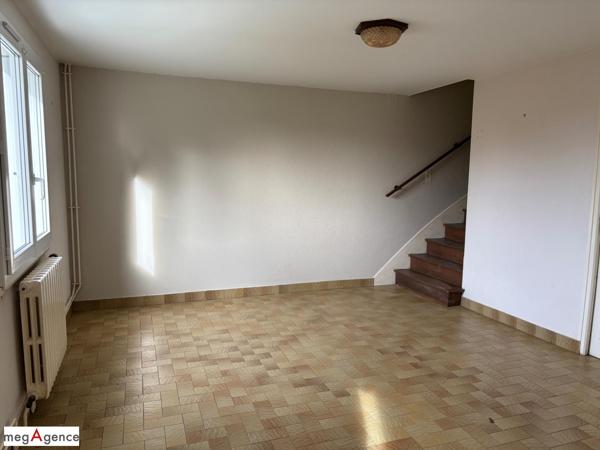 Maison à SAINT-HILAIRE-PEYROUX, 19560 - 6 pièces 140m²