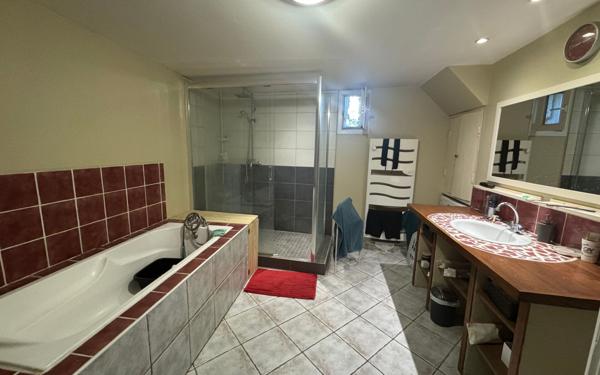 Maison à vendre    6 pièces • 142 m2 Nîmes