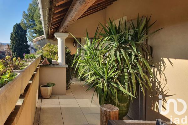 Maison 7 pièces de 160 m² à Saint-Rémy-de-Provence (13210)