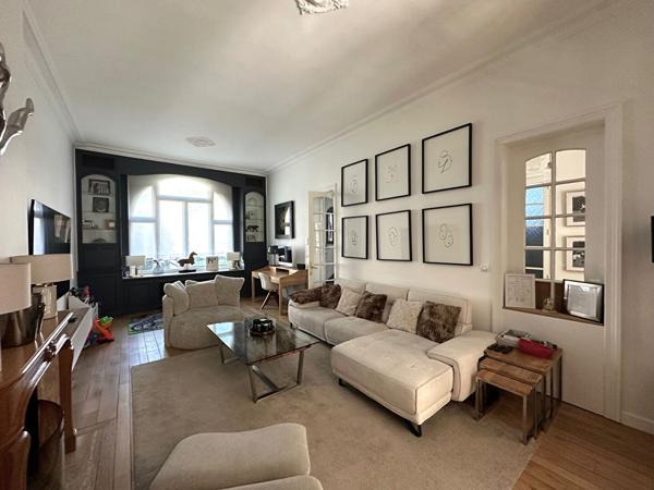 Exclusivité Lille saint Maur, exceptionnelle Maison de Maître de 300 m2, 5 chambres, 2 salles de bains, jardin, garage double Lille Exclusivité Lille saint Maur, exceptionnelle Maison de Maître de 300 m2, 5 chambres, 2 salles de bains, jardin, garage double Lille