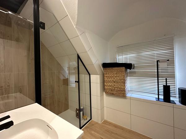 Exclusivité Lille saint Maur, exceptionnelle Maison de Maître de 300 m2, 5 chambres, 2 salles de bains, jardin, garage double Lille Exclusivité Lille saint Maur, exceptionnelle Maison de Maître de 300 m2, 5 chambres, 2 salles de bains, jardin, garage double Lille