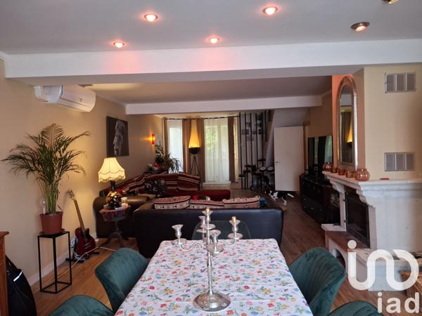 House for sale 5 rooms 300 m² Saint-Just-Luzac