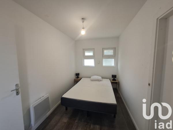 House for sale 5 rooms 300 m² Saint-Just-Luzac