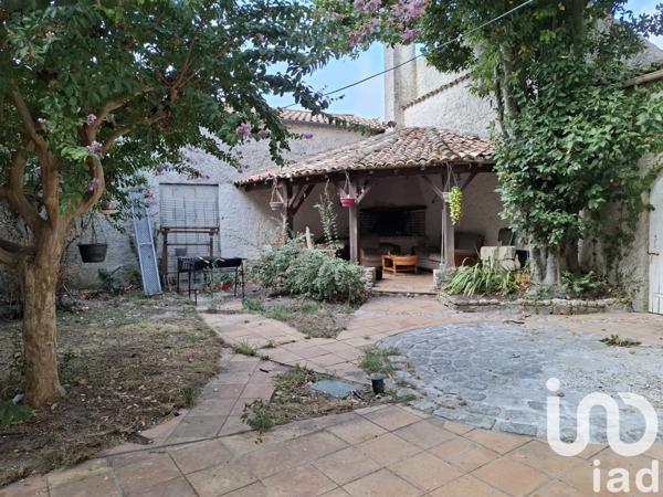 House for sale 5 rooms 300 m² Saint-Just-Luzac