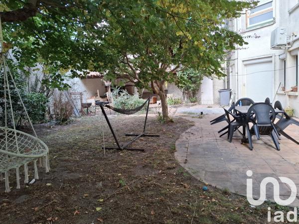 House for sale 5 rooms 300 m² Saint-Just-Luzac