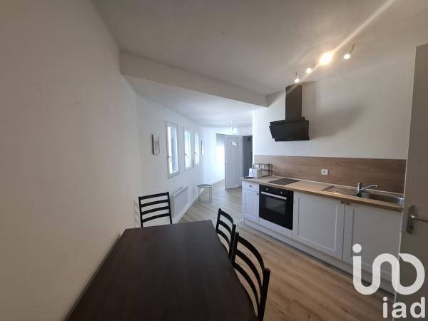 House for sale 5 rooms 300 m² Saint-Just-Luzac