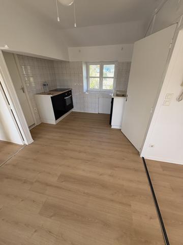 Charmant T2 rénové au 2ème étage