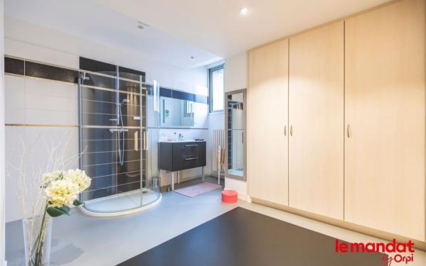 Maison à vendre    5 pièces •  Ay