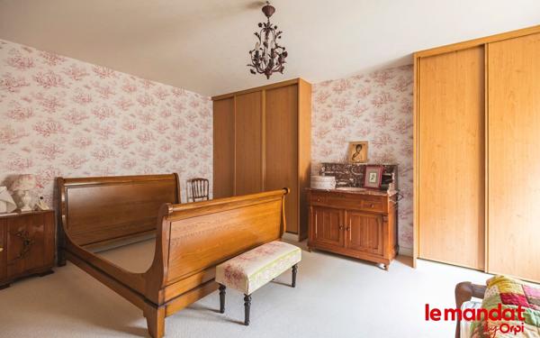 Maison à vendre    5 pièces •  Ay