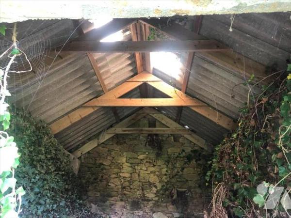 LANDEDA, RARE, EN EXCLUSIVITE, A 100m de la Mer, Beau corps de Ferme à rénover de type F5 avec ...