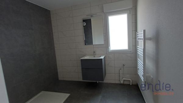 RESPIR'IMMO Altkirch by Endie vous propose ce superbe appartement 4 pièces en attique avec une terrasse exceptionnelle de 79 m² à Saint-Louis Neuweg.
