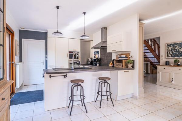 Maison à YVRE-L'EVEQUE, 72530 - 7 pièces 191m²