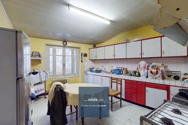 L’HOUMEAU - À PROXIMITÉ IMMÉDIATE DE LA ROCHELLE - MAISON DE CHARME À RÉNOVER – 151 M² – 3 CHAMBRES – GARAGE – PARCELLE DE 411 M²