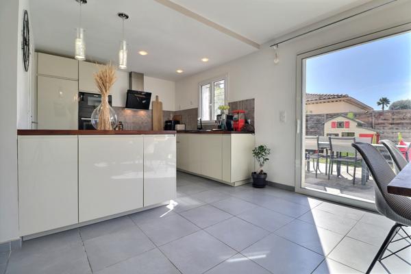 Allauch (13190) Allauch, jolie maison T4 avec garage au calme!