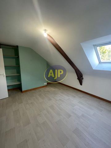 Maison à louer Noyal Pontivy : 4 pièces, 85m² avec 3 chambre(s) à 765€ - AJP Immobilier Pontivy