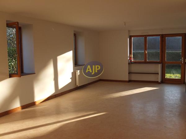 Location maison Noyal Pontivy : 778 € - AJP Immobilier Pontivy