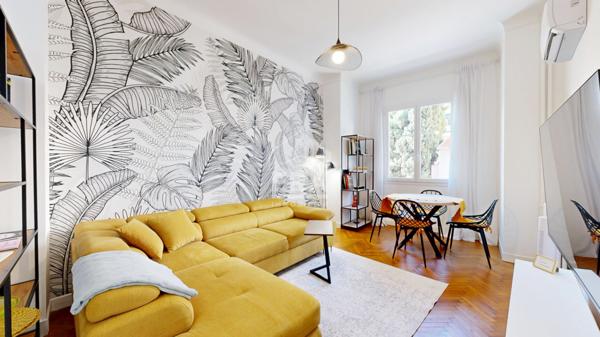 NICE - FLEURS : JOLI 2 PIÈCES AVEC BALCON