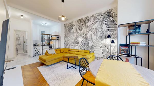 NICE - FLEURS : JOLI 2 PIÈCES AVEC BALCON