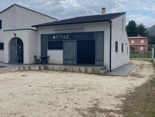 Location Local commercial 4 pièces Aubagne (13400) - BEL EMPLACEMENT