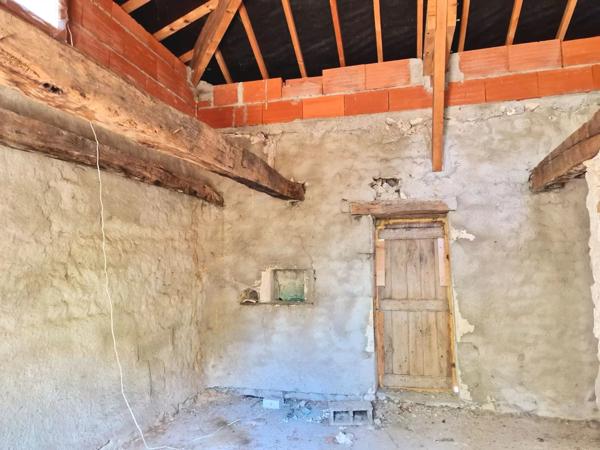 Maison en pierre - un cocon à rénover