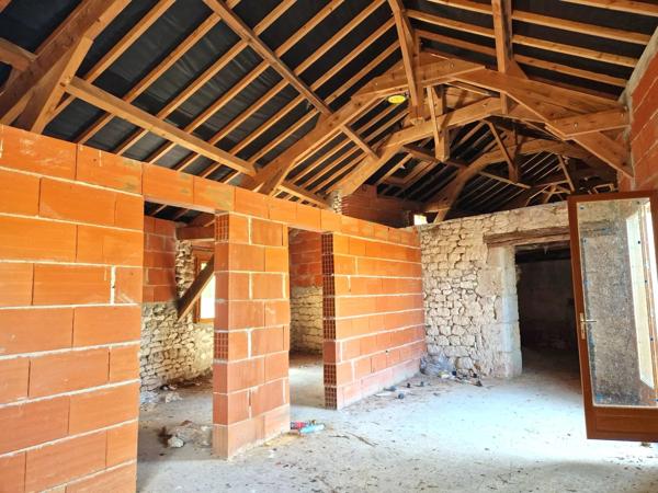 Maison en pierre - un cocon à rénover