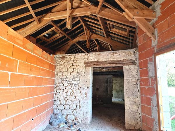 Maison en pierre - un cocon à rénover