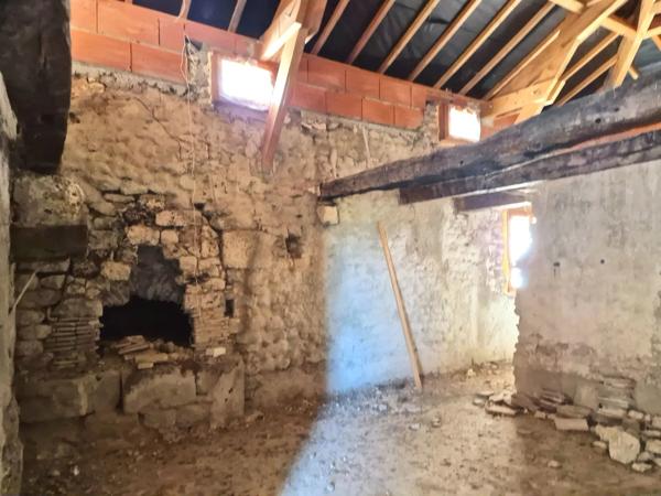 Maison en pierre - un cocon à rénover
