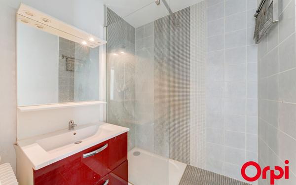 Appartement à vendre    5 pièces • 97,43 m2 Vénissieux