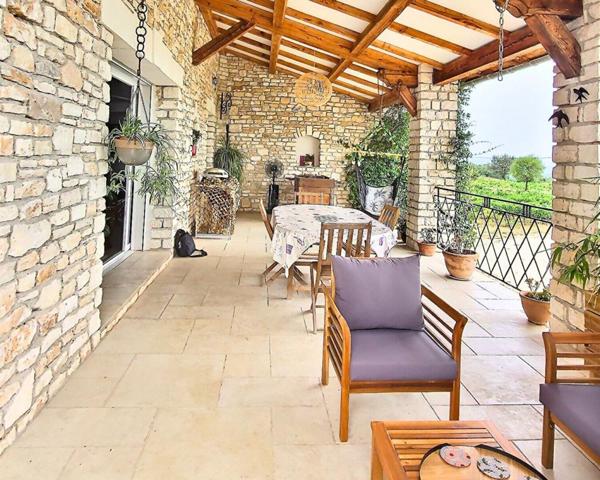 Charme et caractère  pour cette belle maison de 7 pièces