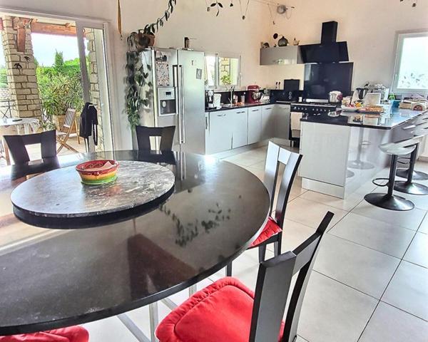 Charme et caractère  pour cette belle maison de 7 pièces