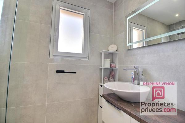 Maison  contemporaine  classe énergie A avec de belles prestations à Chateauneuf Sur Loire