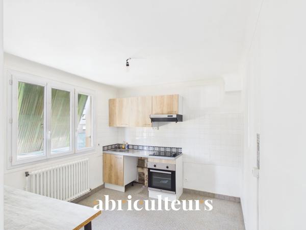 Maison familiale avec jardin privatif de 560 m² en vente à Meaux 77100