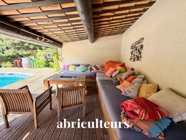Belle propriété avec terrain, piscine/ poolhouse, dépendance à Rognes 13840