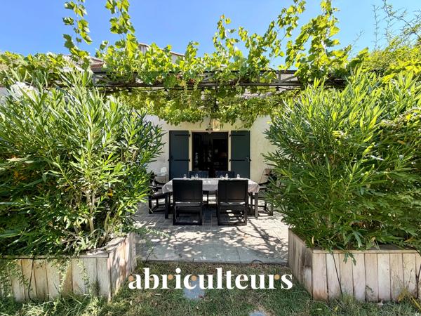 Belle propriété avec terrain, piscine/ poolhouse, dépendance à Rognes 13840