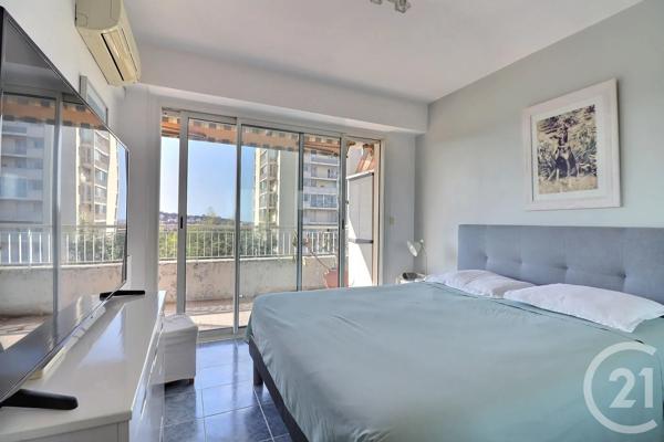 Appartement T3 à vendre  3 pièces - 62,15 m 2   ST RAPHAEL  - 83