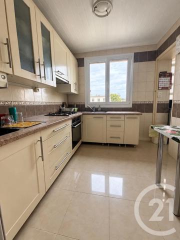 Appartement T4 à vendre  4 pièces - 75 m 2   MARSEILLE  - 13010
