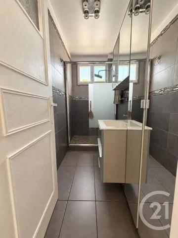 Appartement T4 à vendre  4 pièces - 75 m 2   MARSEILLE  - 13010