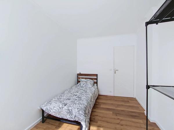 Location                                                      Chambre
                        
                     1 pièces                      58 m2                     à Valenton
