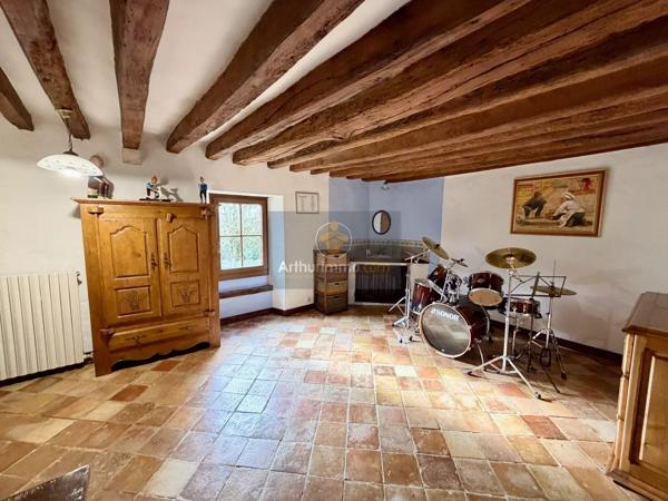 Vente                                                      Maison
                        
                     8 pièces                      280 m2                     à Crécy-la-Chapelle