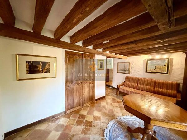 Vente                                                      Maison
                        
                     8 pièces                      280 m2                     à Crécy-la-Chapelle