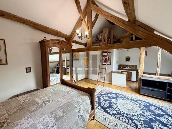 Vente                                                      Maison
                        
                     8 pièces                      280 m2                     à Crécy-la-Chapelle