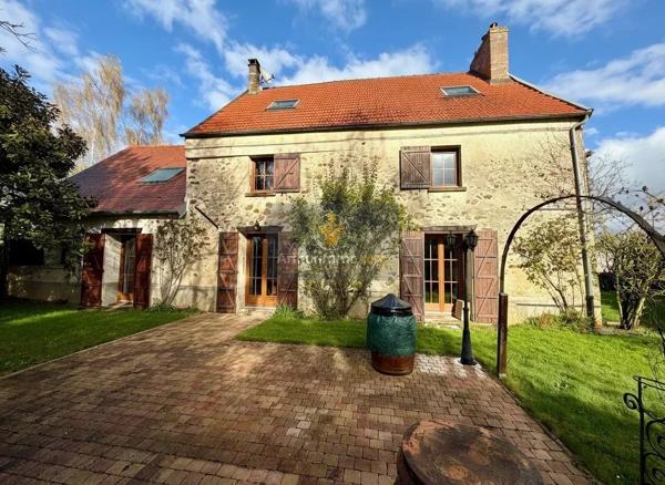 Vente                                                      Maison
                        
                     8 pièces                      280 m2                     à Crécy-la-Chapelle