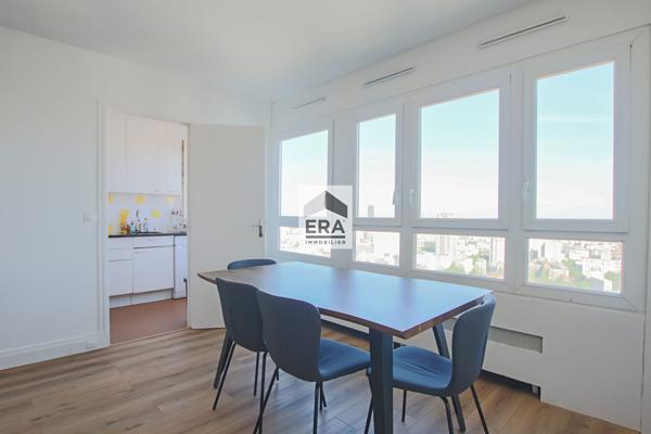 Appartement Paris 4 pièces 78.32 m2 dernier étage vue Tour Eiffel