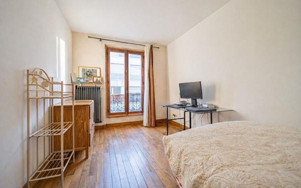 Appartement à vendre    3 pièces • 54 m2 Paris 18