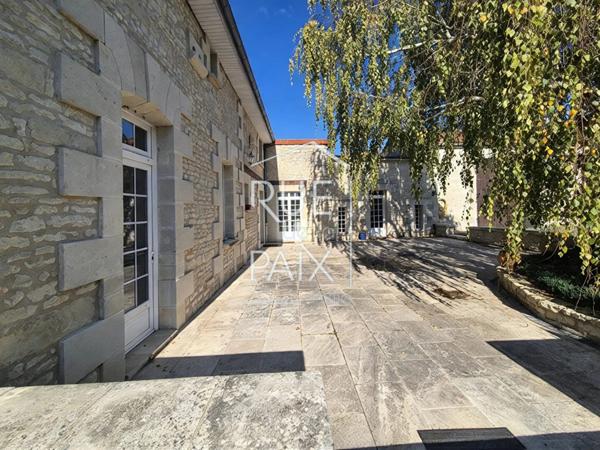 86200 LA ROCHE RIGAULT Maison La Roche Rigault 5 pièce(s) 149 m2 avec nombreuses dépendances