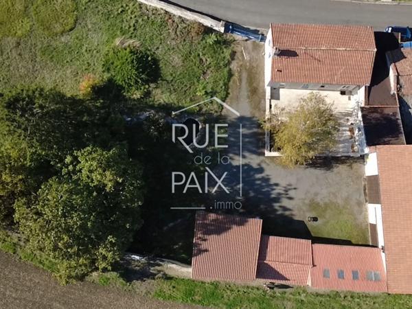 86200 LA ROCHE RIGAULT Maison La Roche Rigault 5 pièce(s) 149 m2 avec nombreuses dépendances