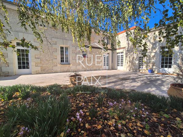 86200 LA ROCHE RIGAULT Maison La Roche Rigault 5 pièce(s) 149 m2 avec nombreuses dépendances