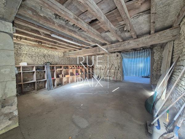 86200 LA ROCHE RIGAULT Maison La Roche Rigault 5 pièce(s) 149 m2 avec nombreuses dépendances