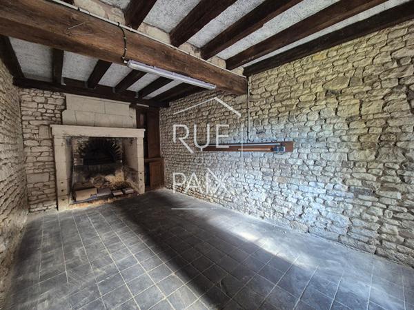 86200 LA ROCHE RIGAULT Maison La Roche Rigault 5 pièce(s) 149 m2 avec nombreuses dépendances