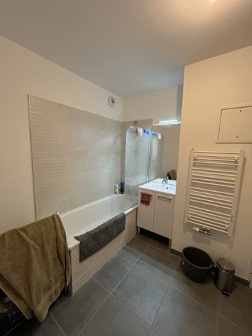 Appartement à louer 825 € CC CHAMBRAY LES TOURS 3 p 64 m² DPE C